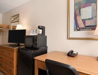 Super 8 By Wyndham Hotel Elgin