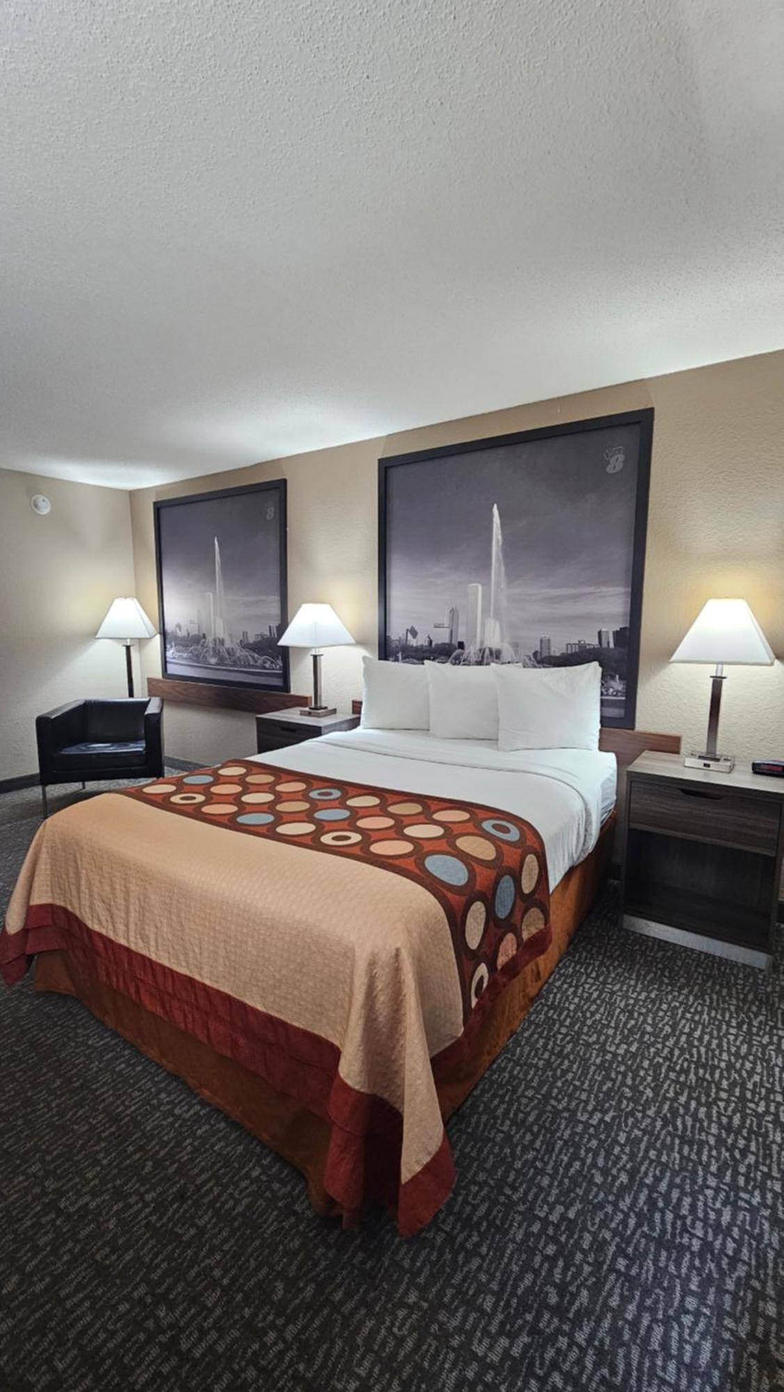 Super 8 By Wyndham Hotel