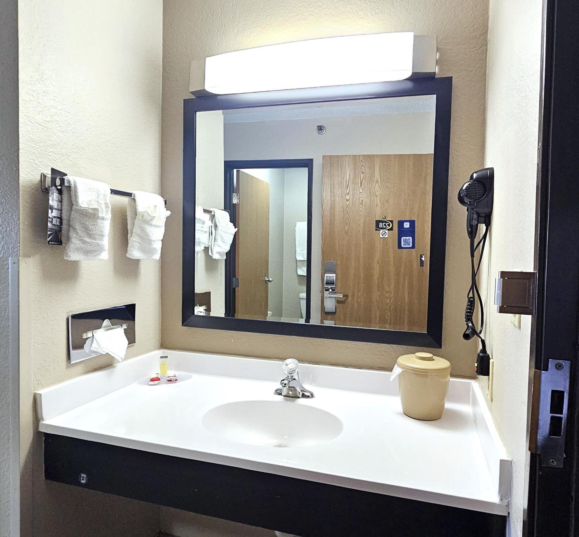 Hotel Super 8 By Wyndham Elgin